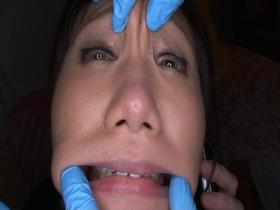 美女の顔面崩壊悪戯① 淫戯指編　サンプル画像18